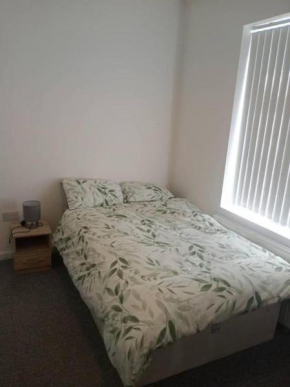 Double-bed H4 close to Burnley city centre